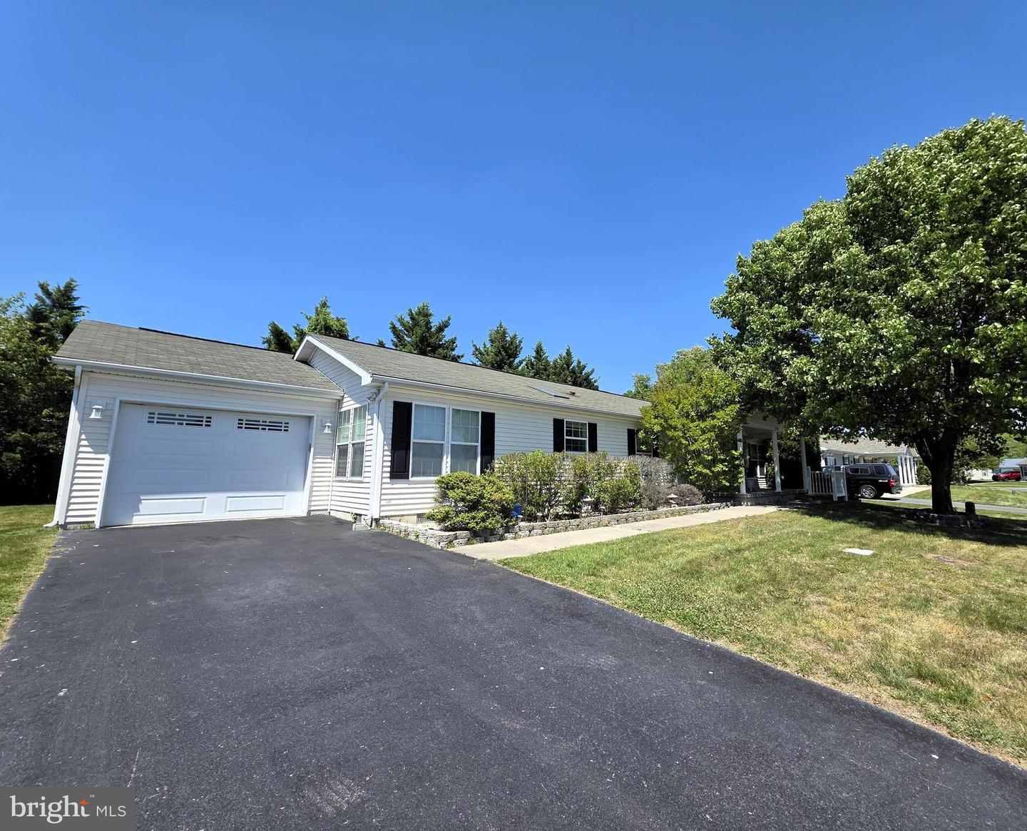113 Kurt Dr — photo