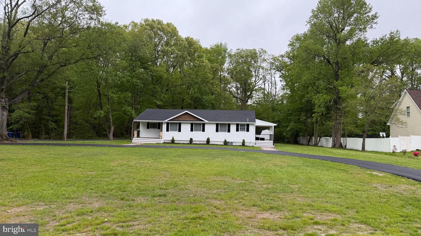 2470 White Oak Rd — photo