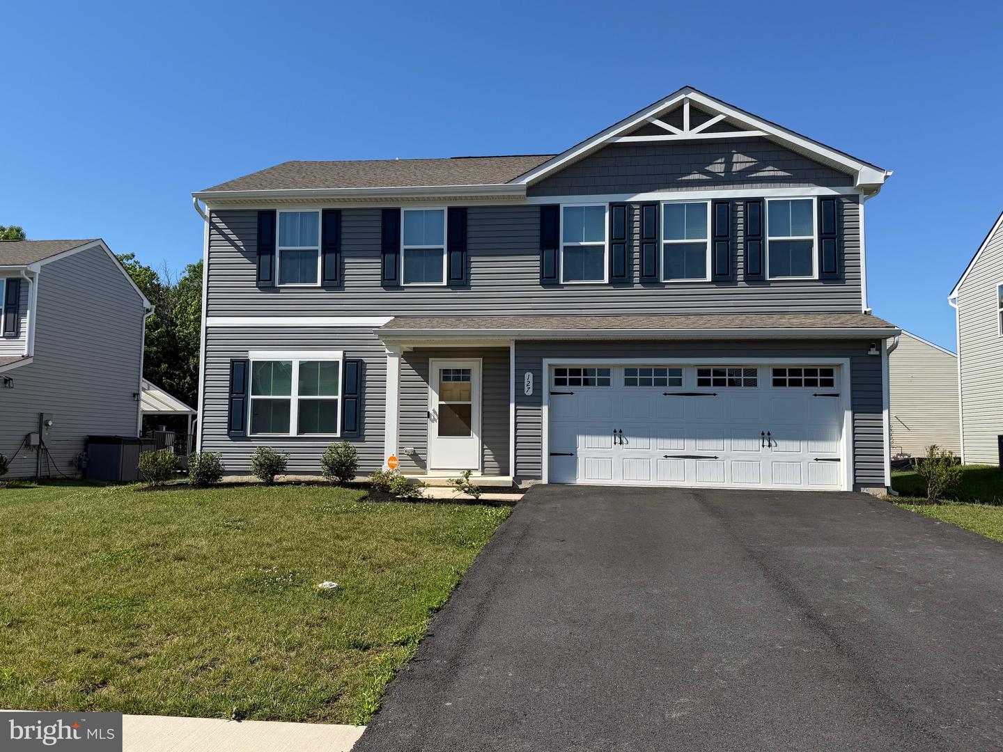 127 Garnet Dr — photo