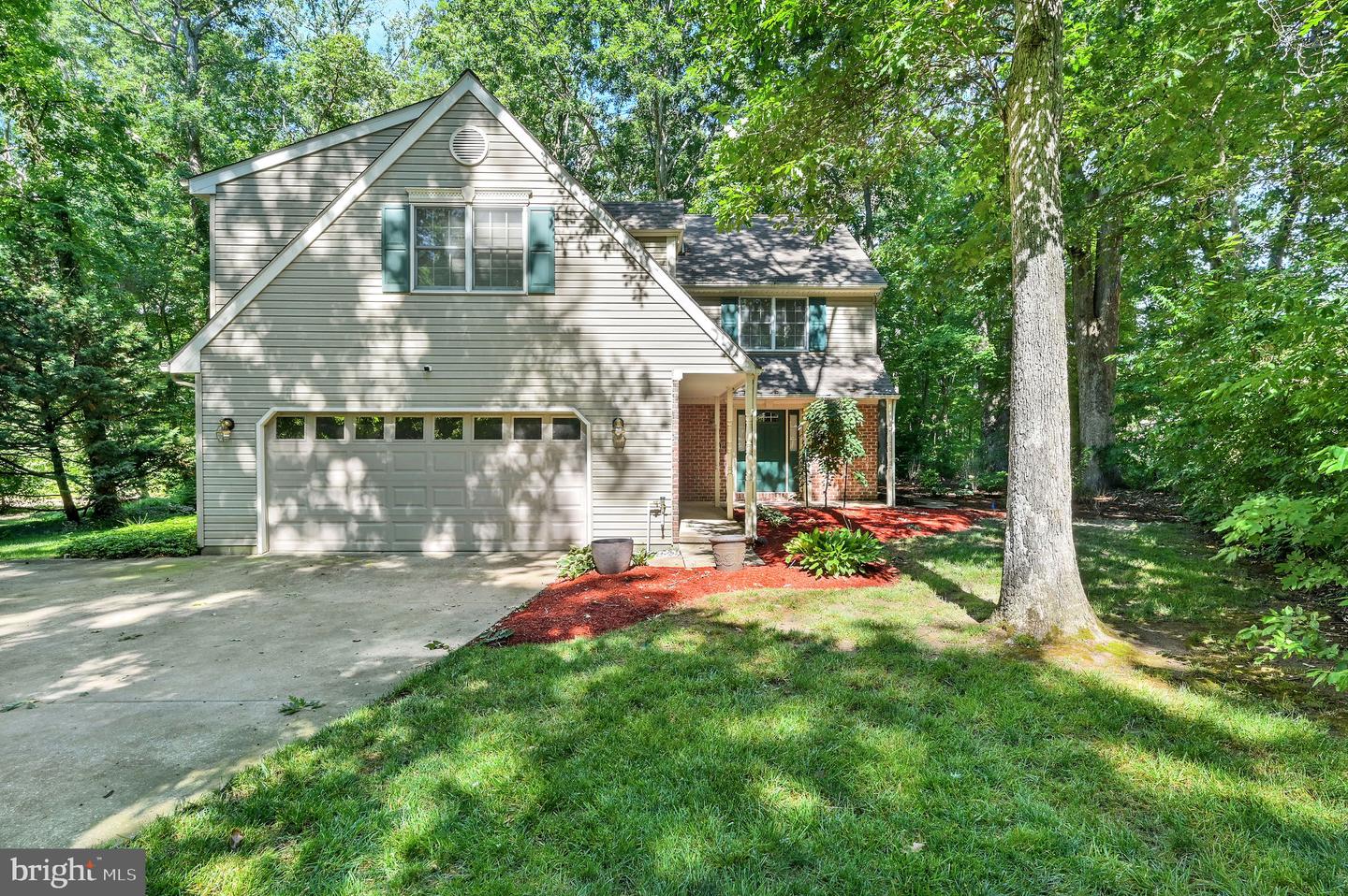 176 Burning Tree Rd — photo