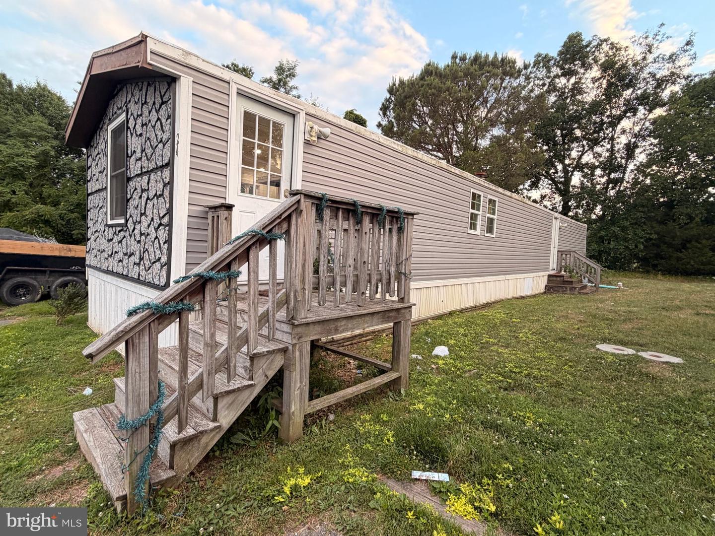 24 Carpenter #24 — photo
