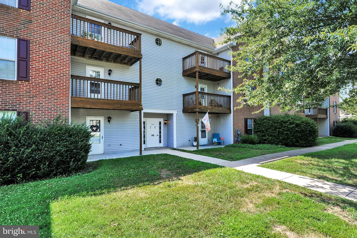 102 N Caroline Pl #201 — photo