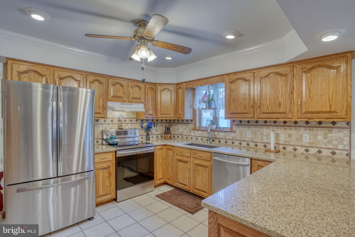 110 E Lucky Estates Dr — photo