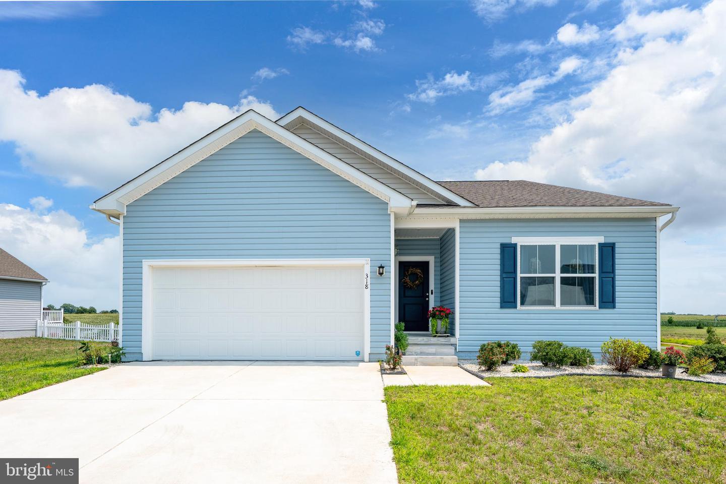 318 Pontoon Dr — photo