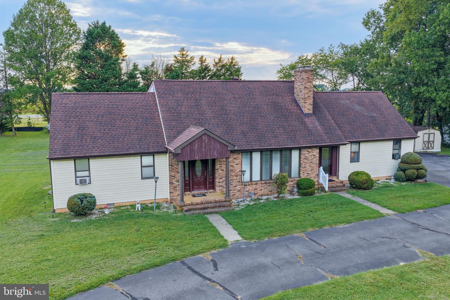 575 Canterbury Rd — photo