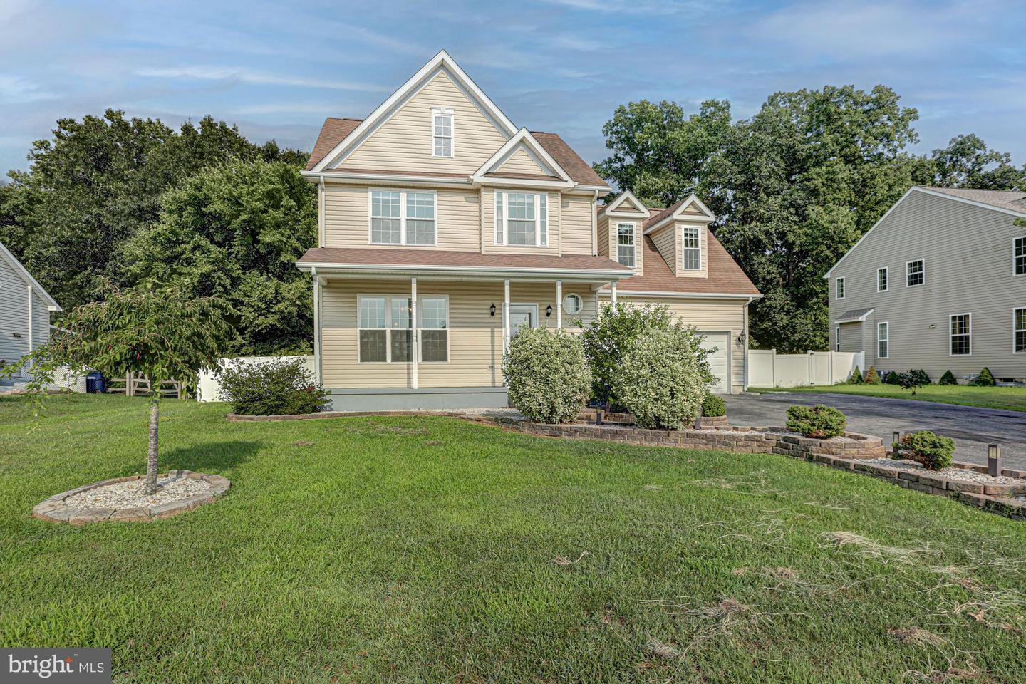 409 India Dr — photo