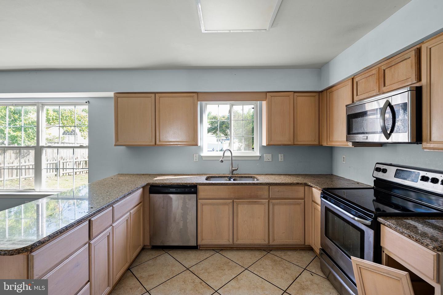 247 N Caroline Pl — photo