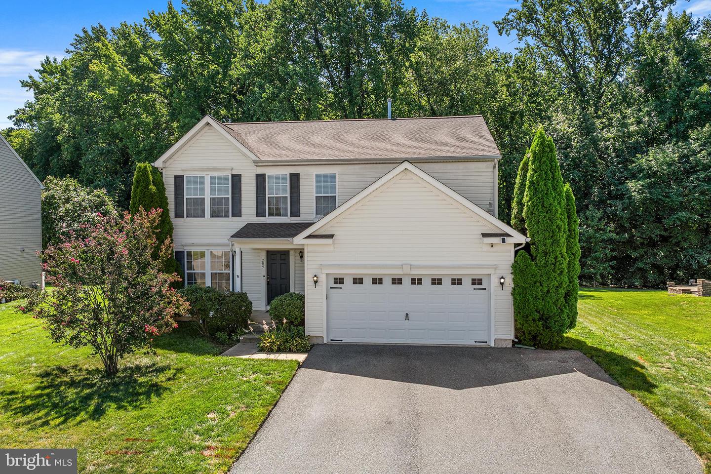 209 Lone Tree Dr — photo
