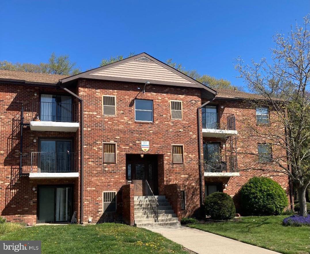 10 Chase Hall — photo