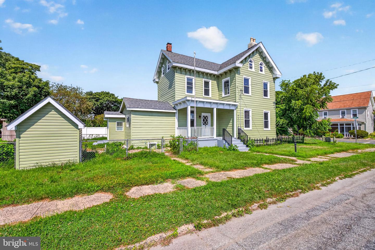 156 Front — photo