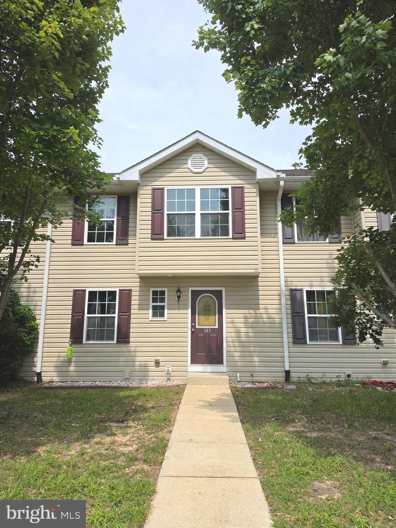143 Medal Way — photo