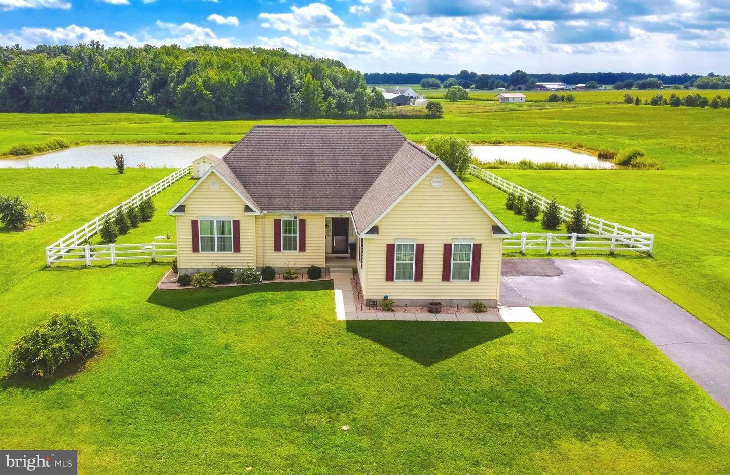 231 Riding Path Dr — photo