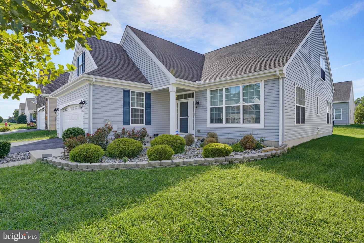 113 E Clarendon Dr — photo