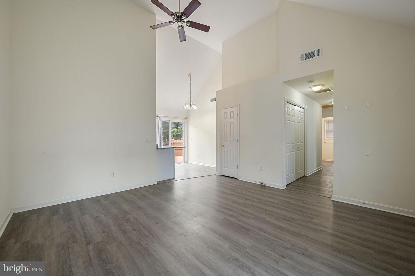 49 Winding Wood Dr — photo