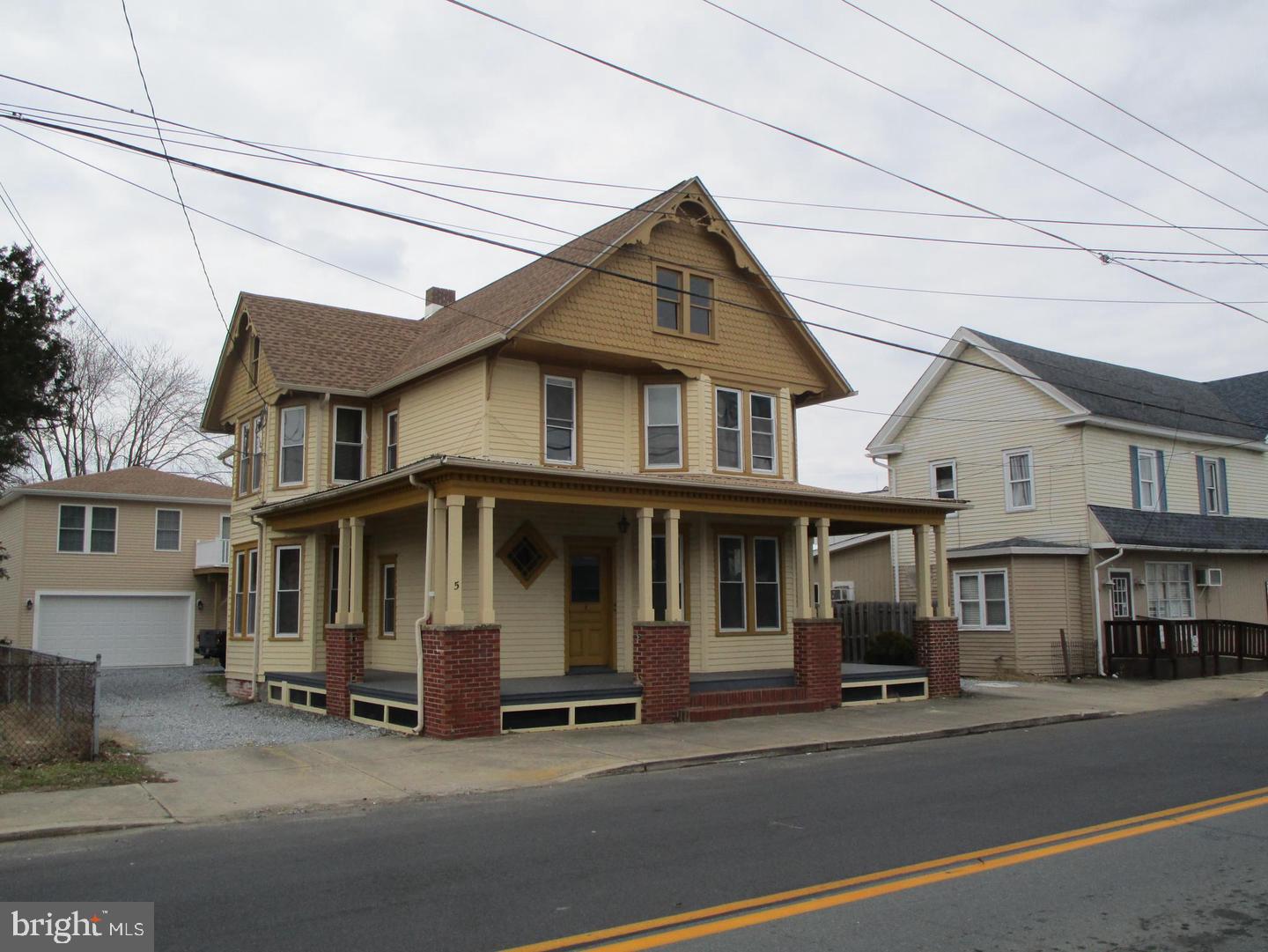 5 S Main St — photo