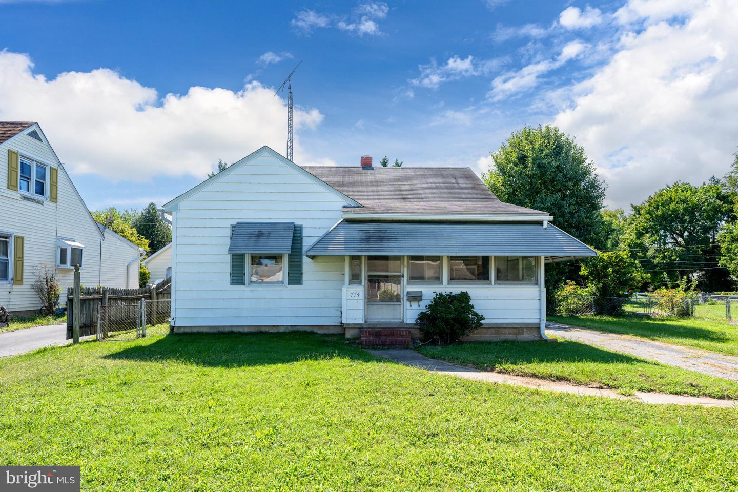 774 S Halsey Rd — photo