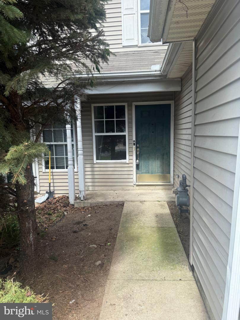 108 Periwinkle Dr — photo