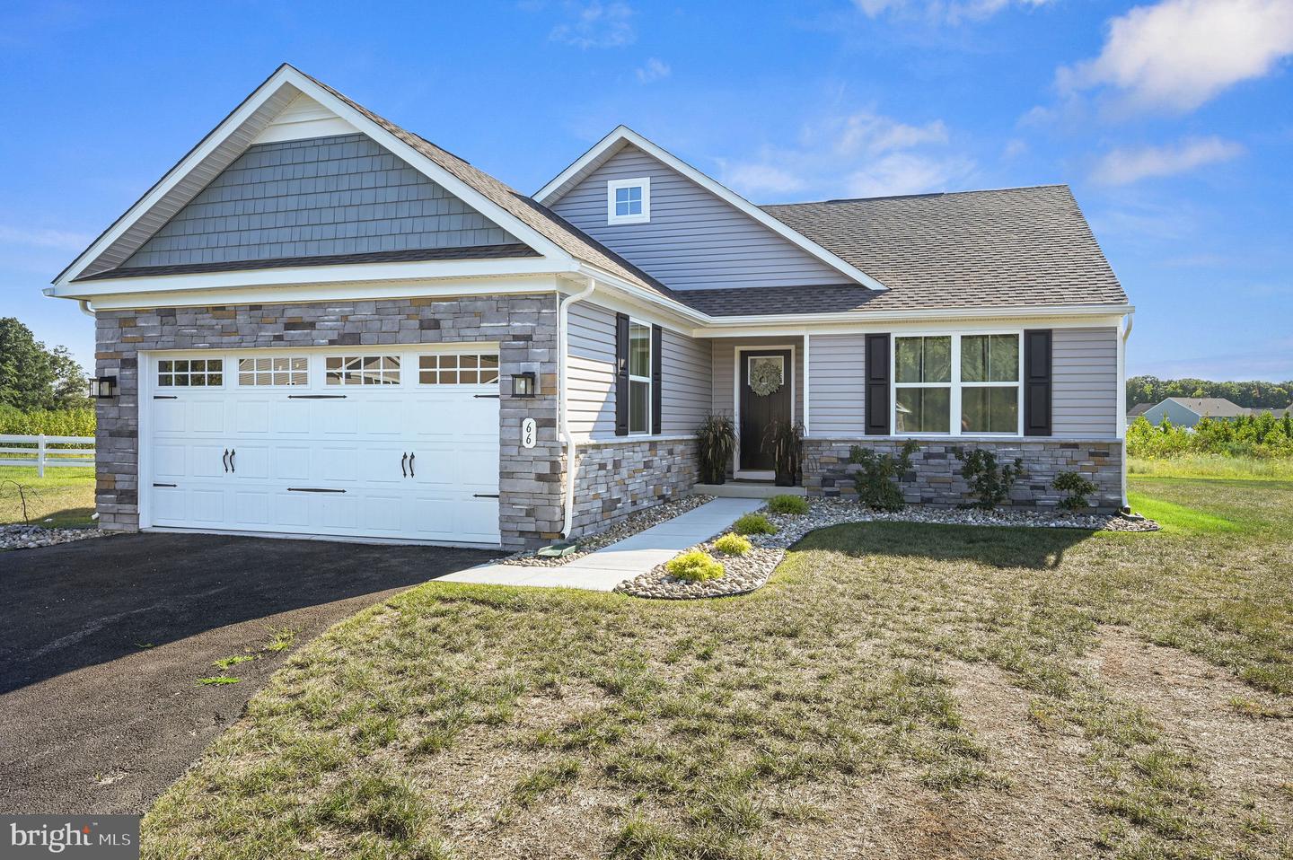 66 Kallisto Ct — photo