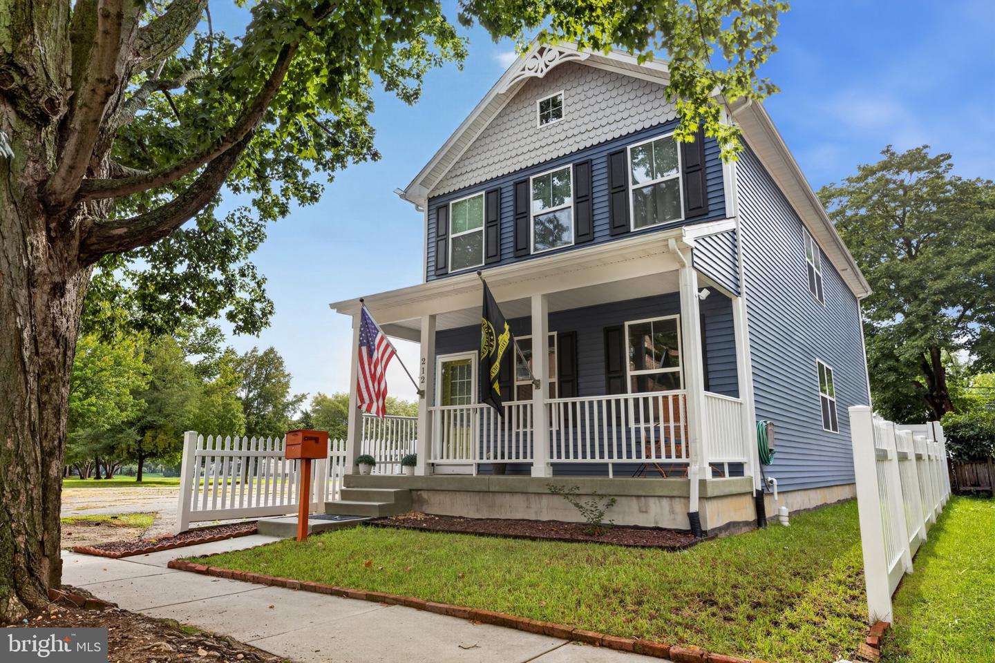 212 N Governors Ave — photo