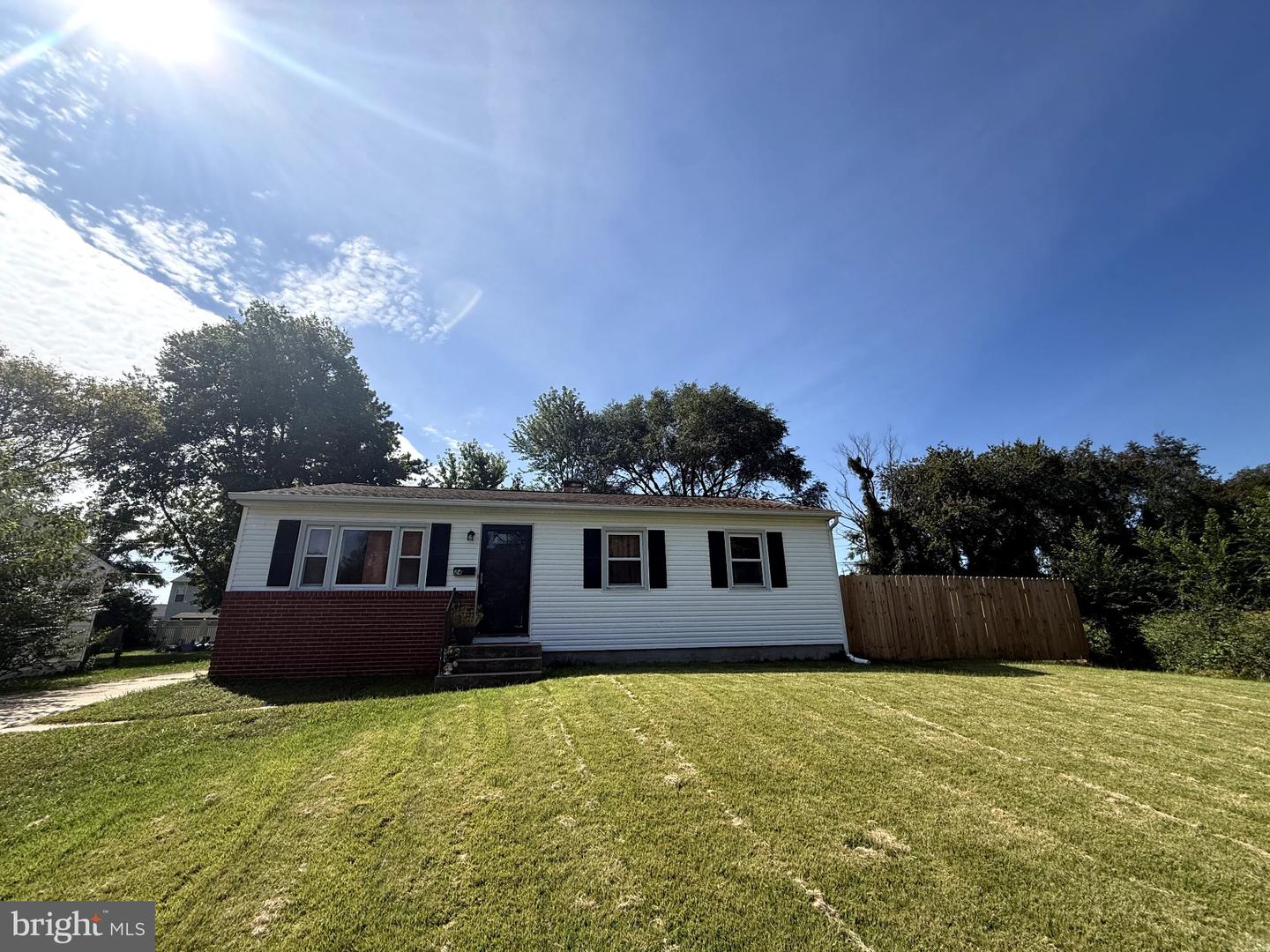 24 Hickory Ln — photo