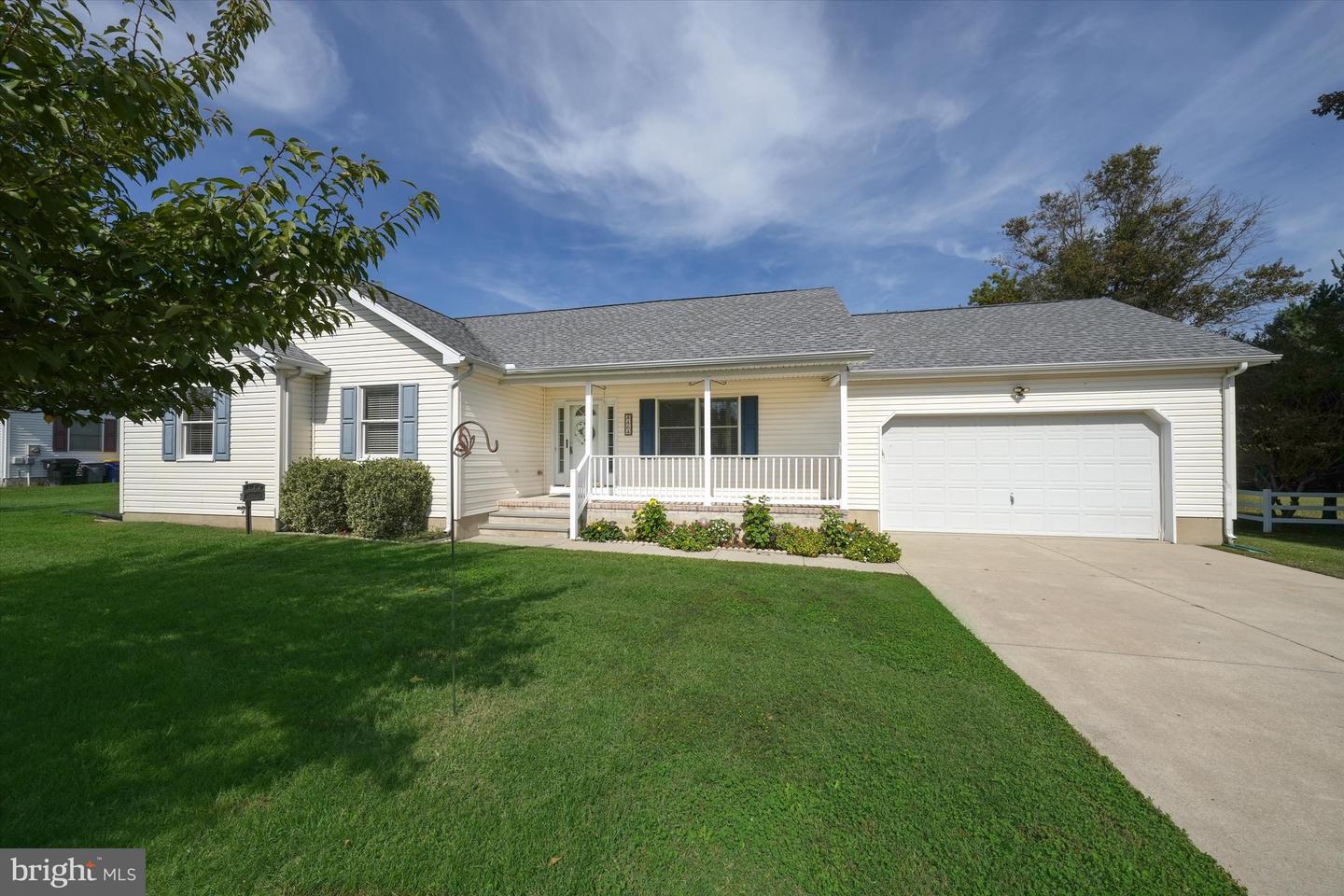 464 Fieldcrest Dr — photo