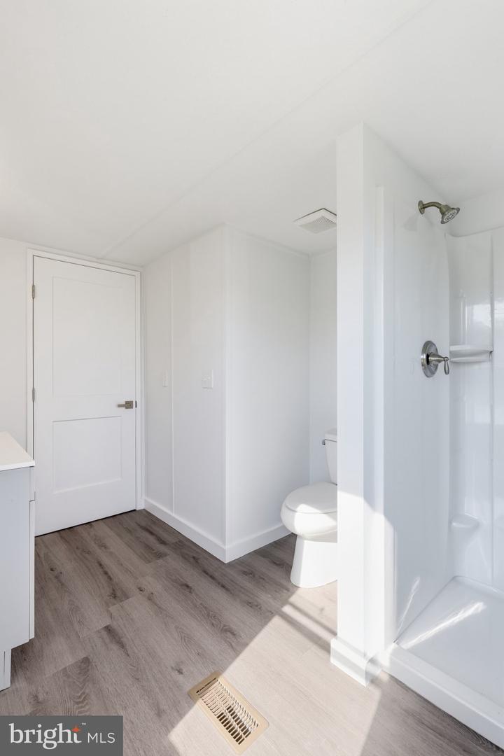 105 Beth Pl — photo