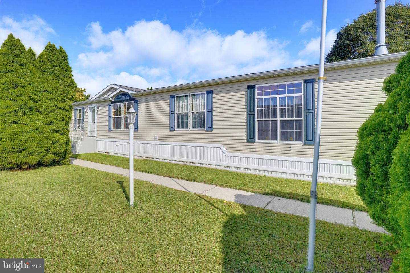 302 Fox Pointe Dr #211 — photo
