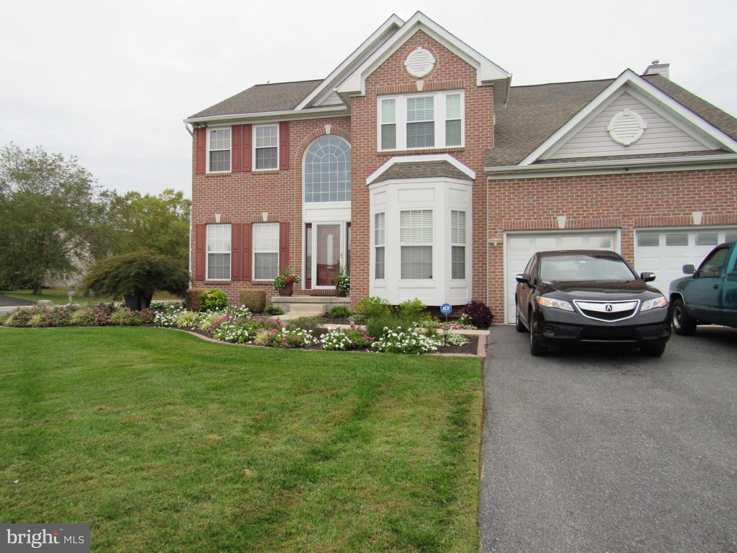 69 Gaelic Ct — photo
