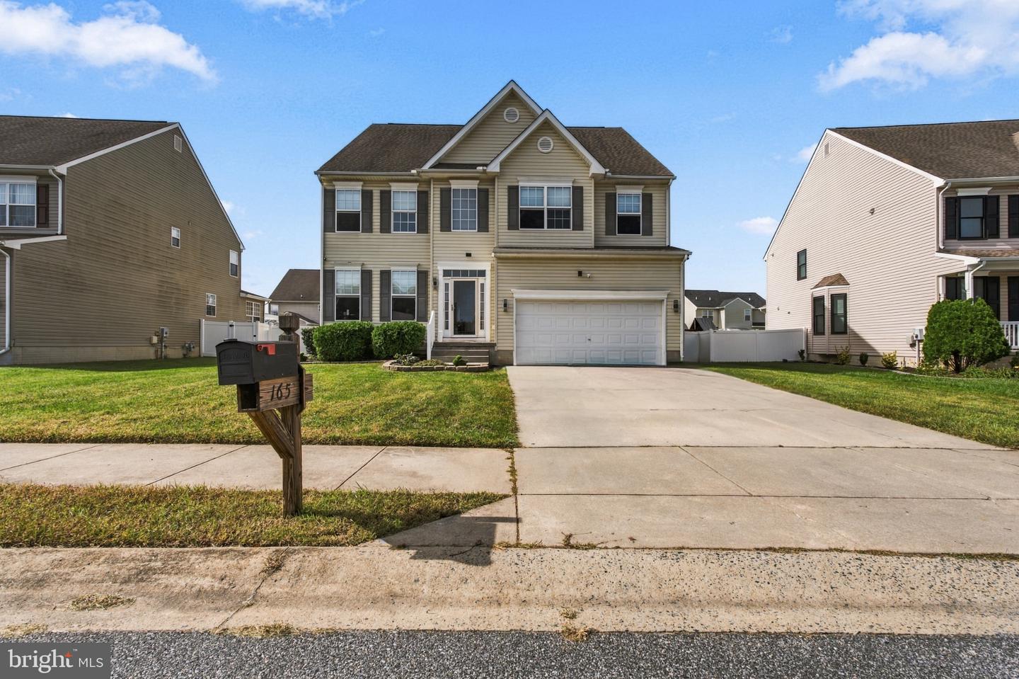 165 Parkers Dr — photo