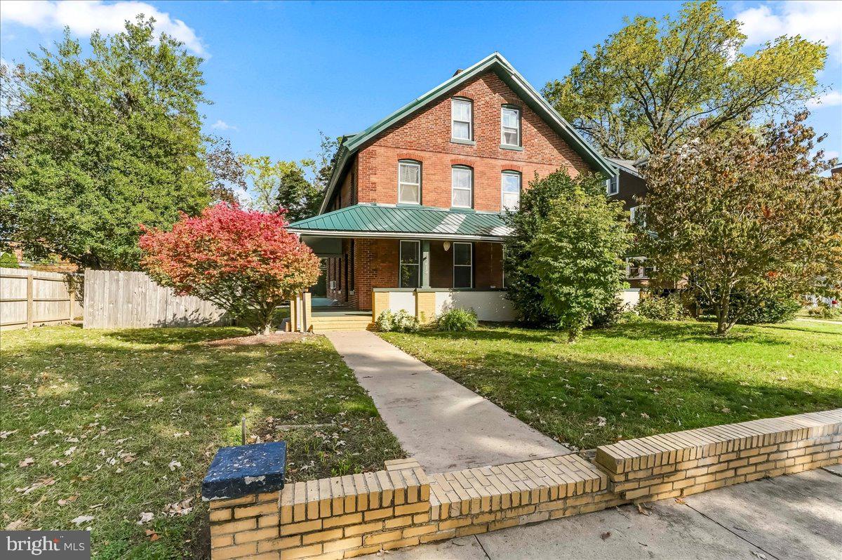 415 N Governors Ave — photo