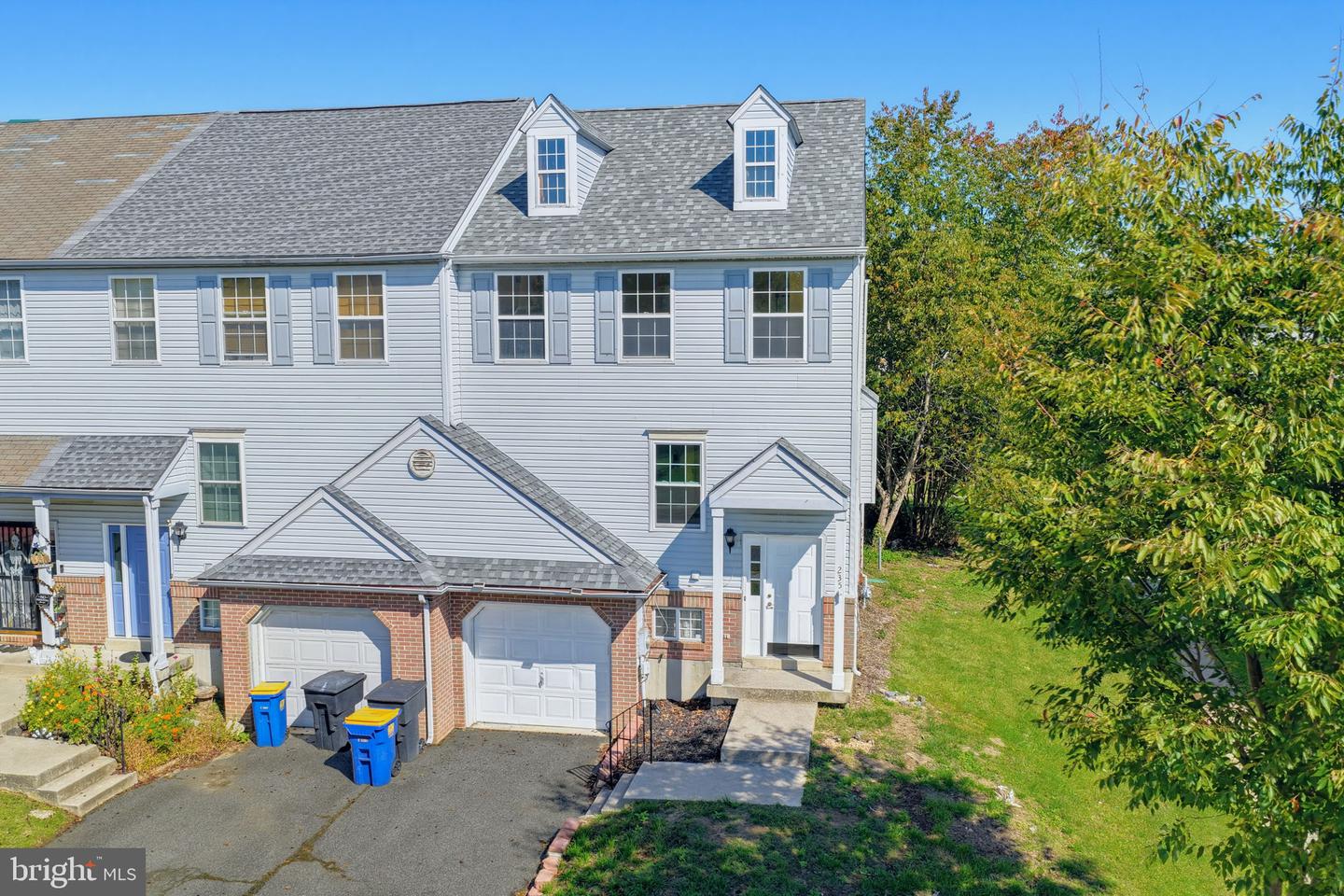 235 Charring Cross Dr — photo