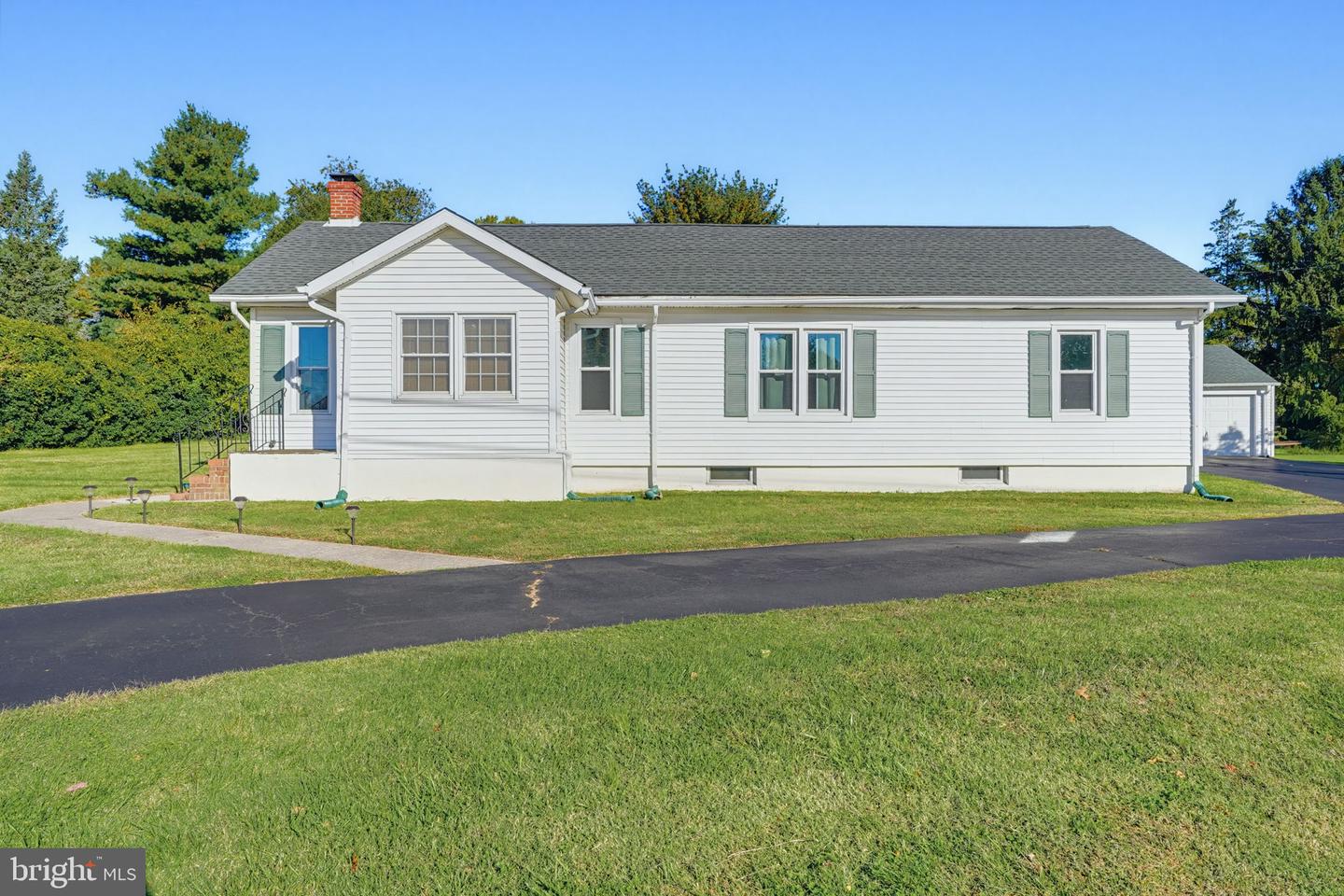 201 W Lebanon Rd — photo