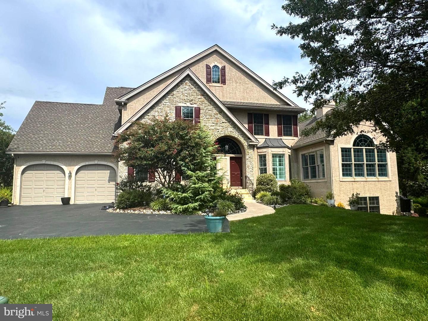 22 Fall Brooke Road, Newark, DE 19711
