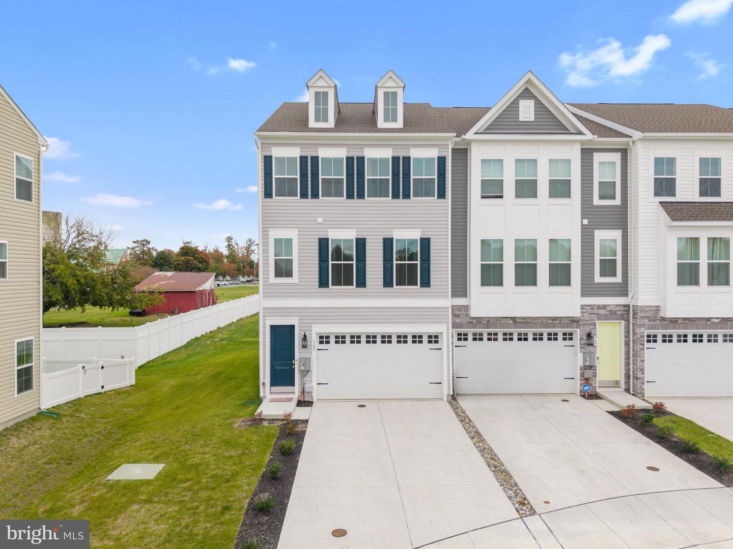 365 Andrew Ct — photo