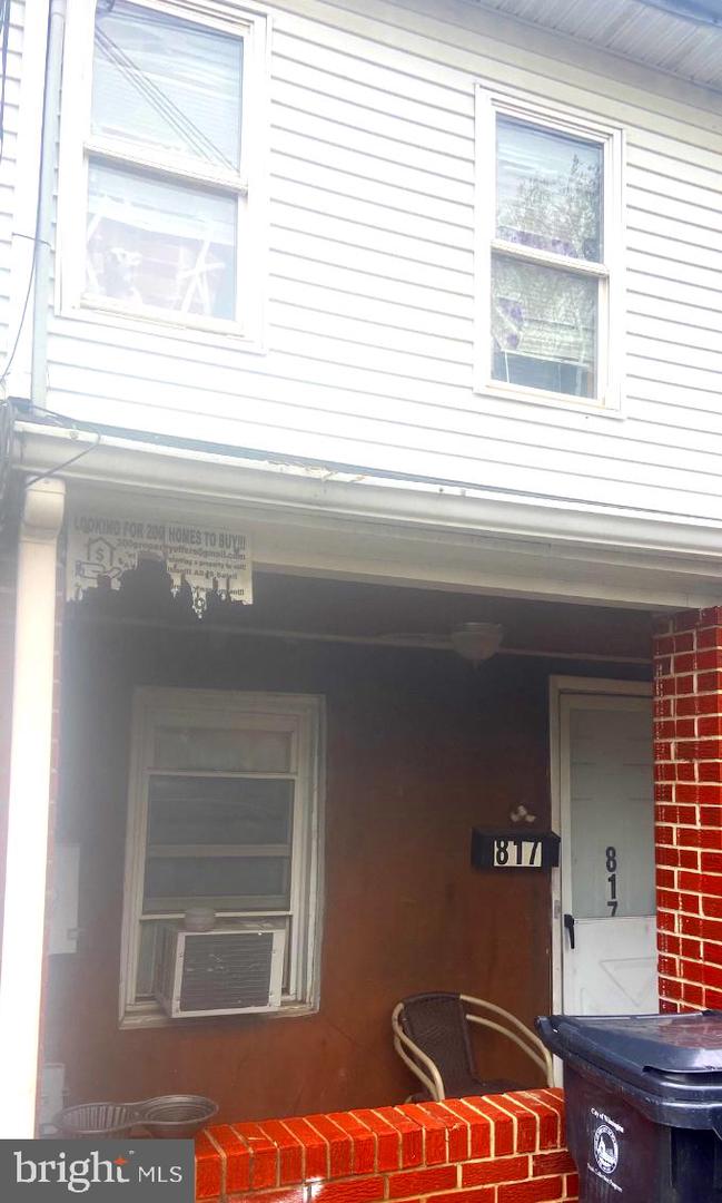 817 Marshall St — photo