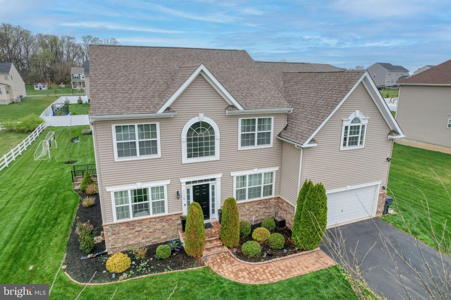 1110 Cardigan Rd — photo