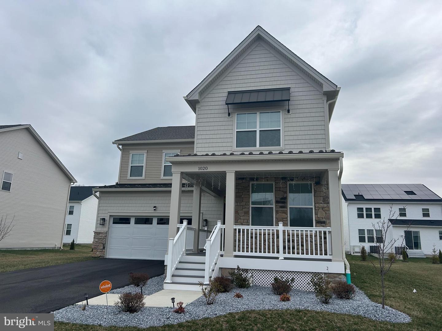 1020 W Lock Rd — photo