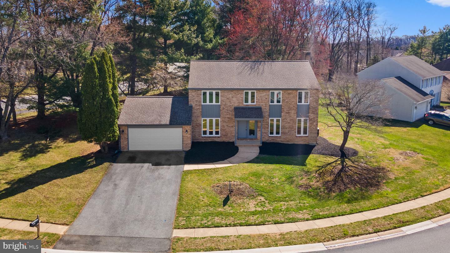 152 Bunting Dr — photo