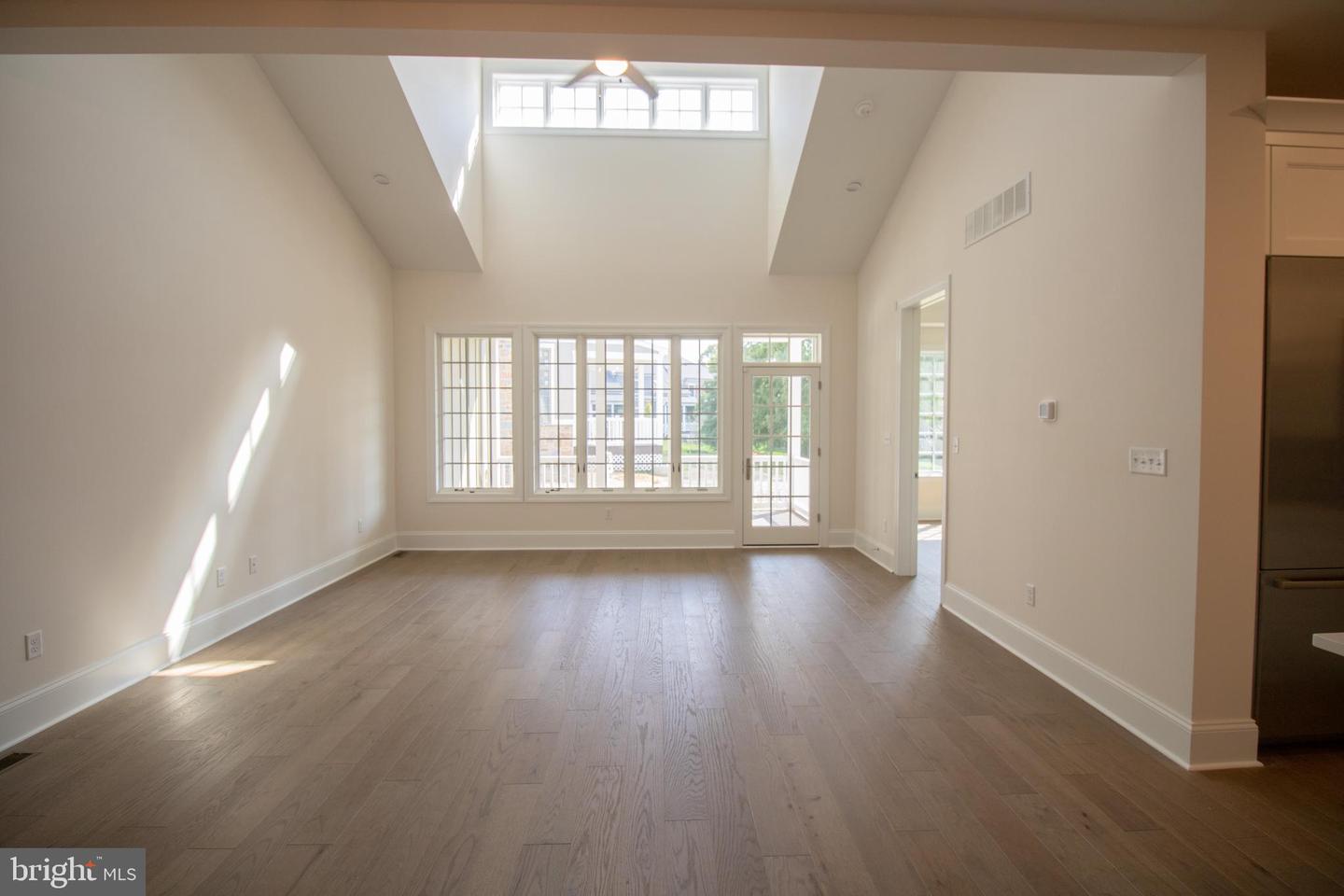 1307 Coulee Way — photo