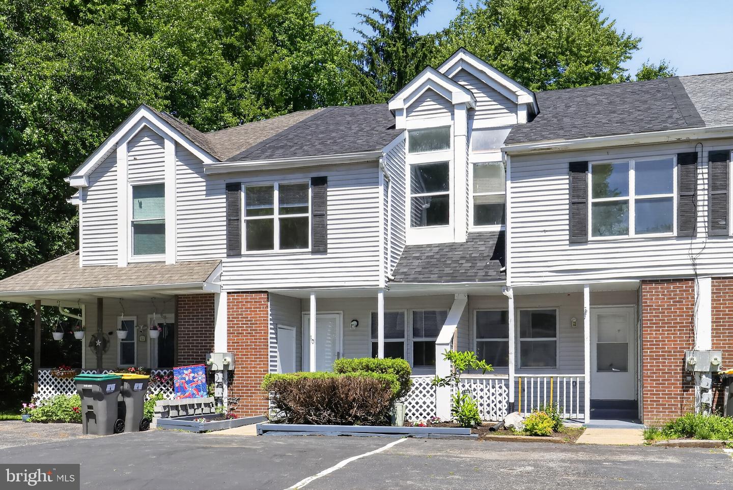 10 Brian Ct — photo