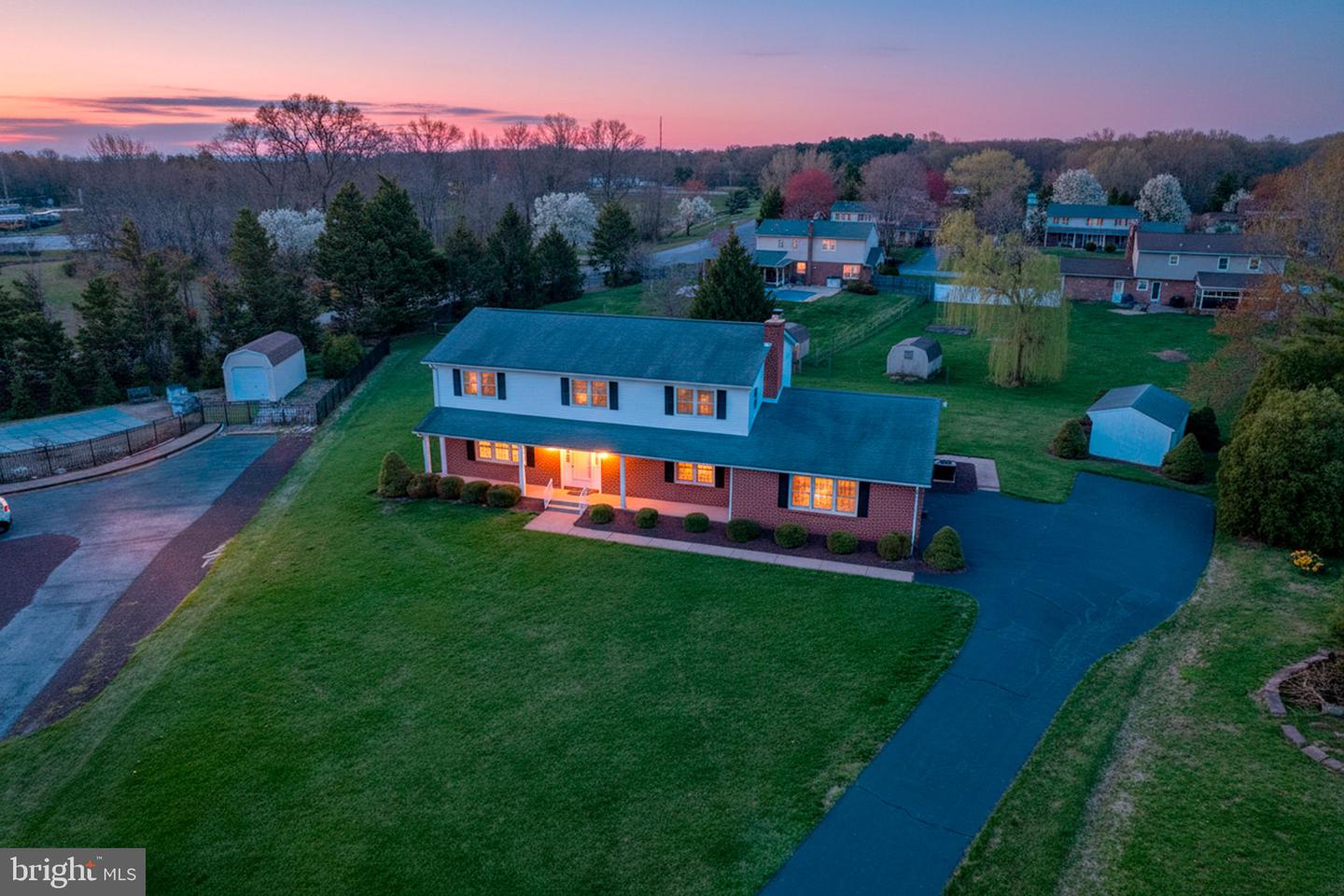 12 Kimmie Ct — photo