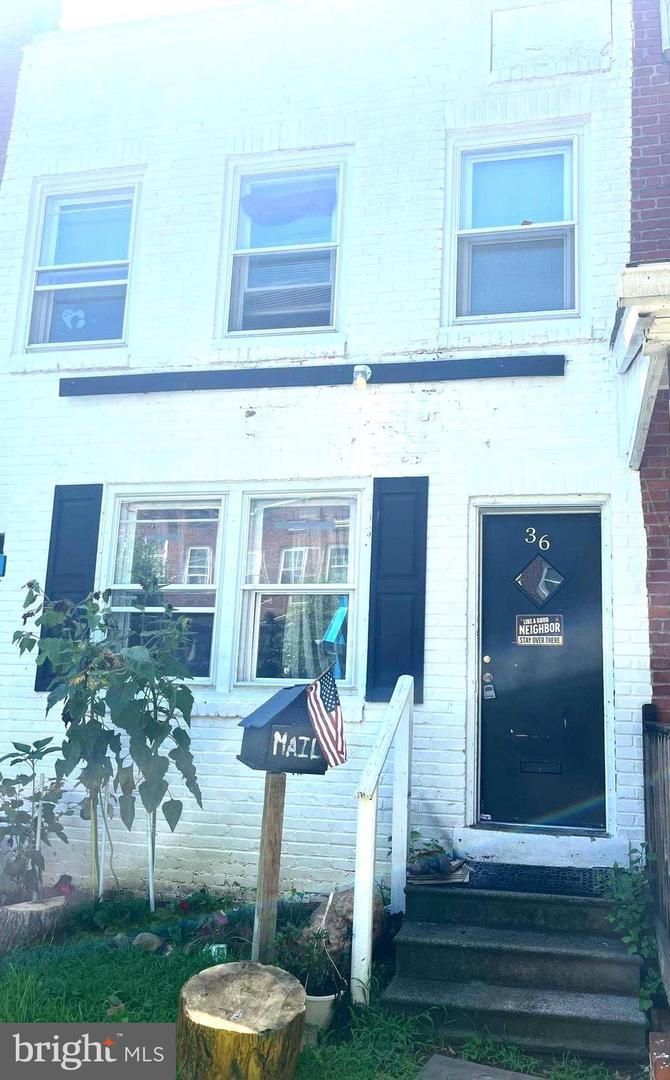 36 Denham Ave — photo