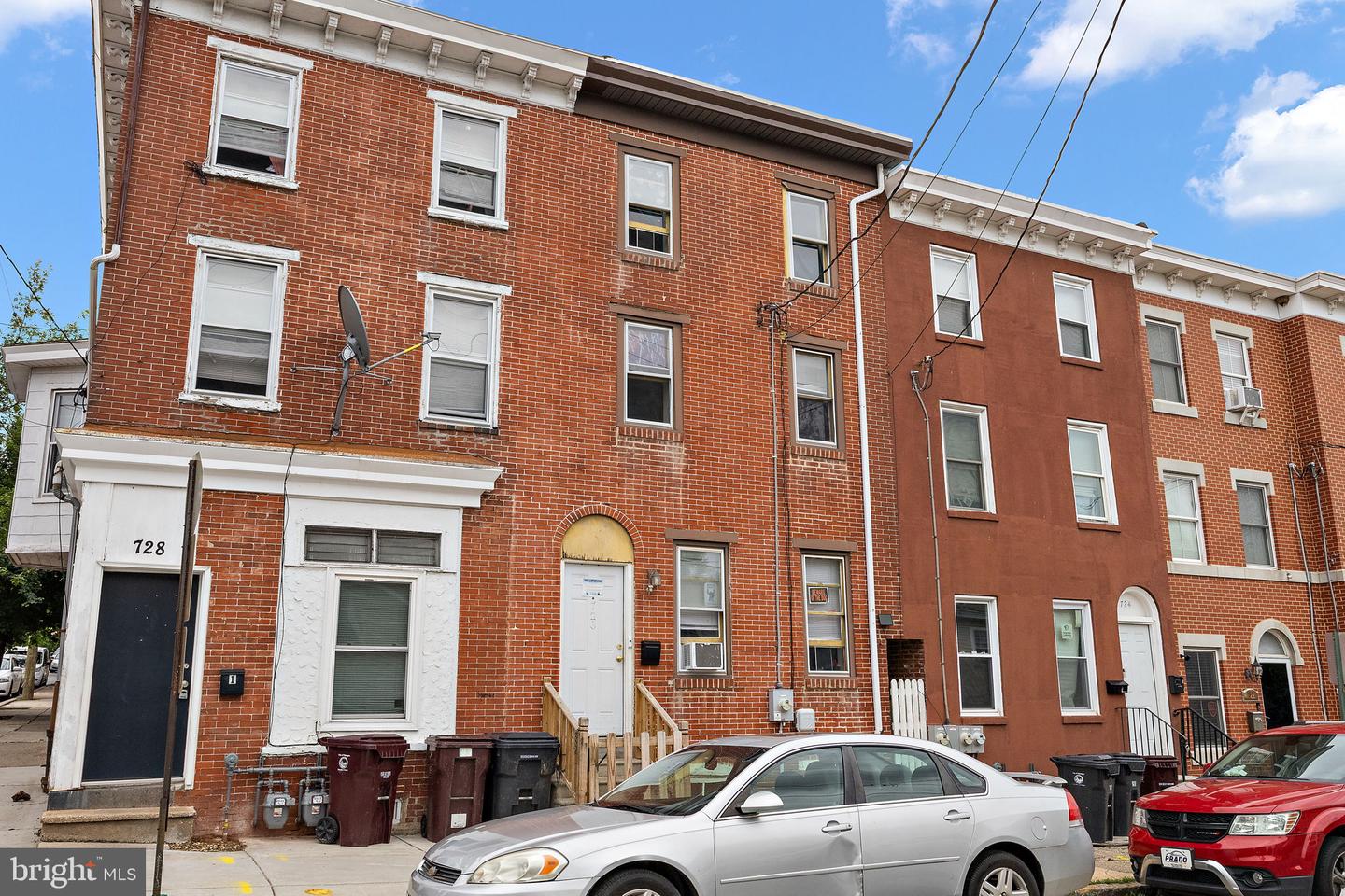 726 N Madison St — photo