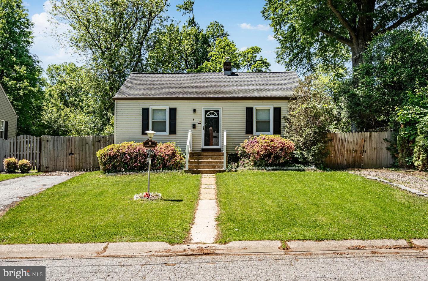 8 Garrett Rd — photo