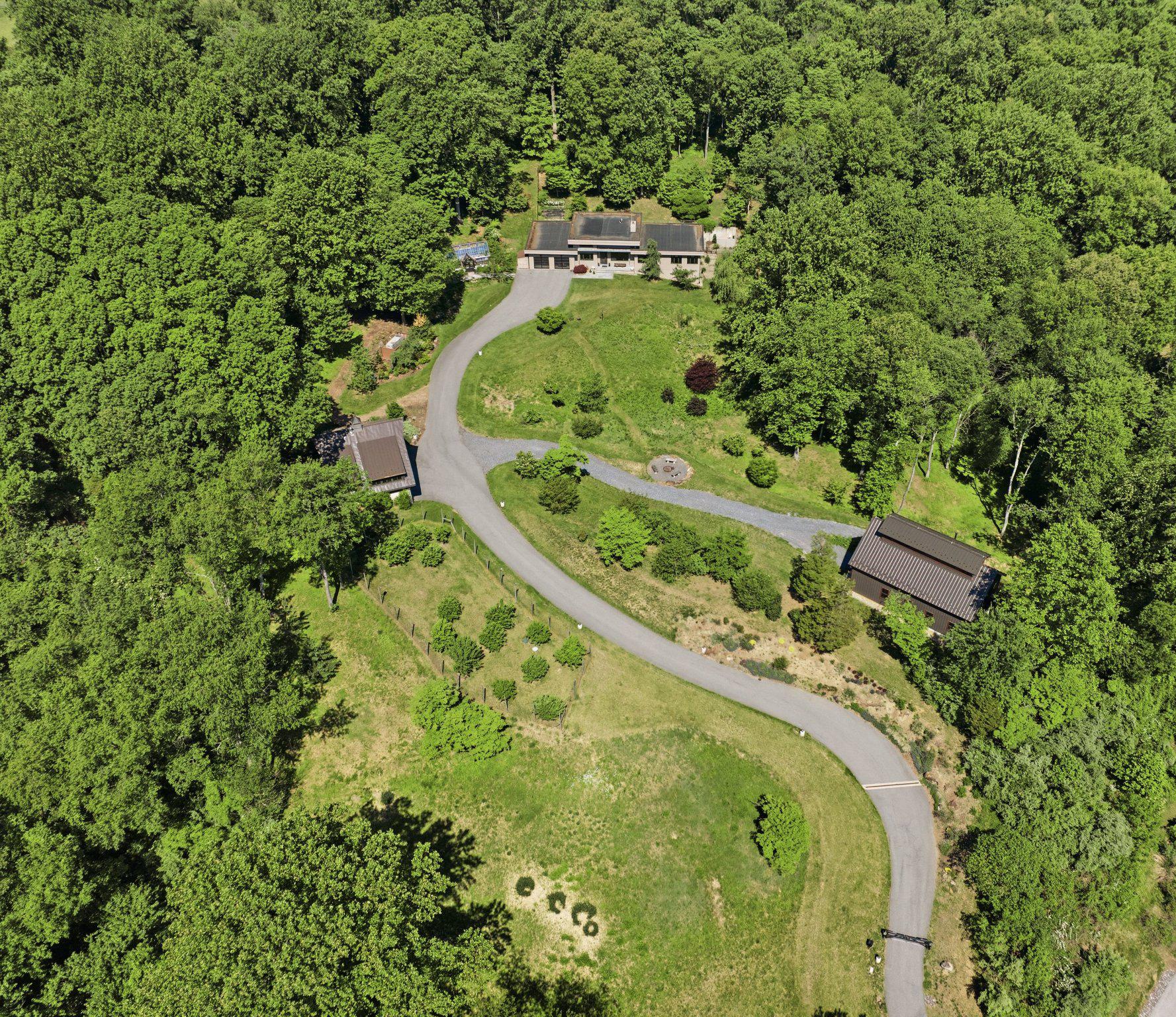 3924 Thompson Bridge Rd — photo