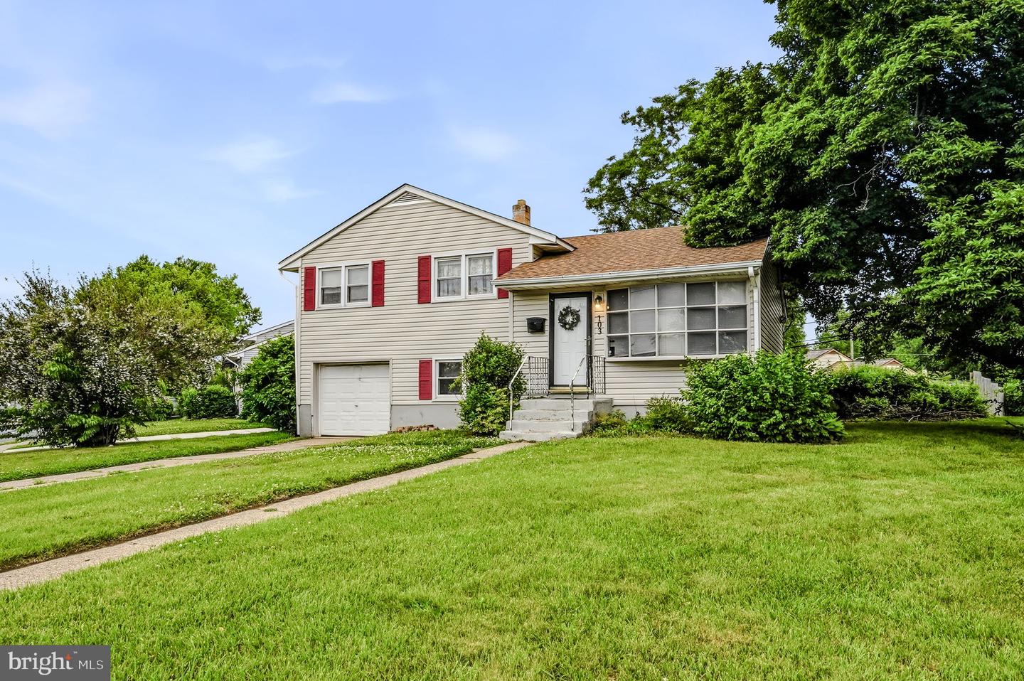 103 Memorial Dr — photo