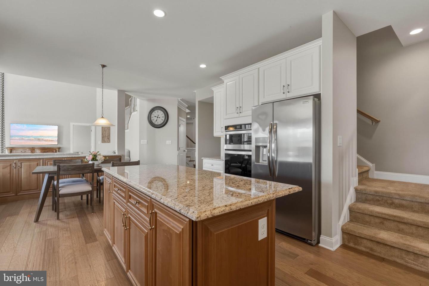 1030 Matthew Way — photo