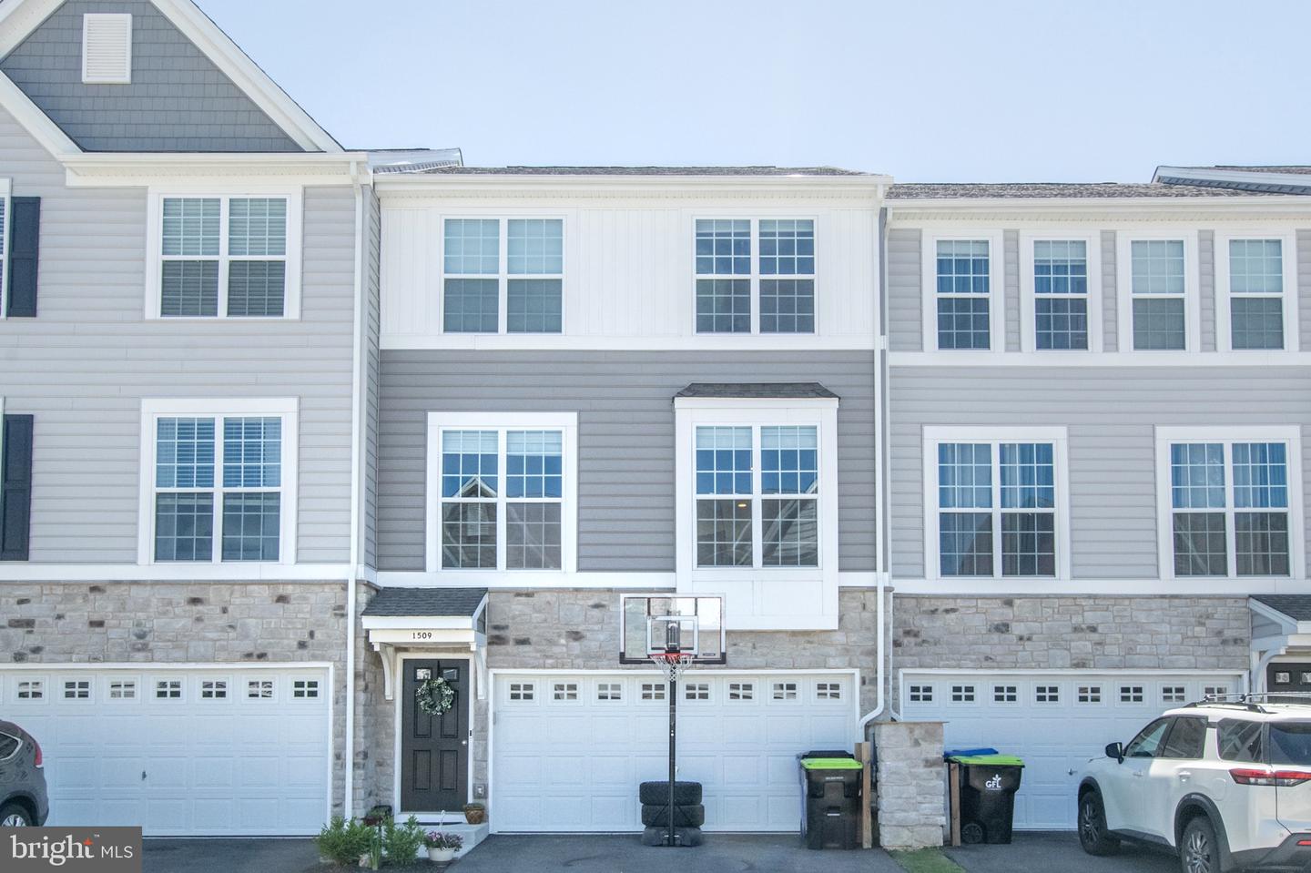 1509 Paige Pl — photo