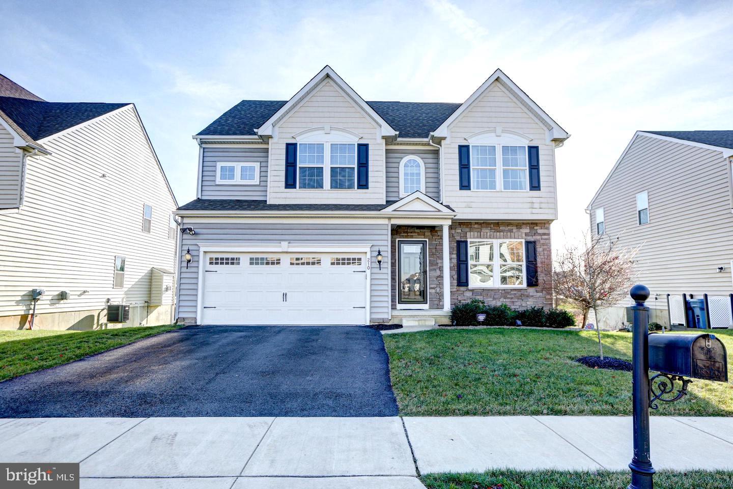 210 Parker Dr — photo