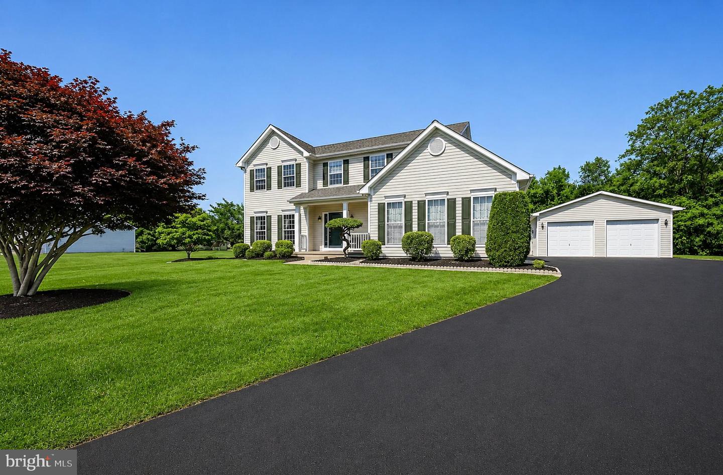 412 Maplewood Dr — photo